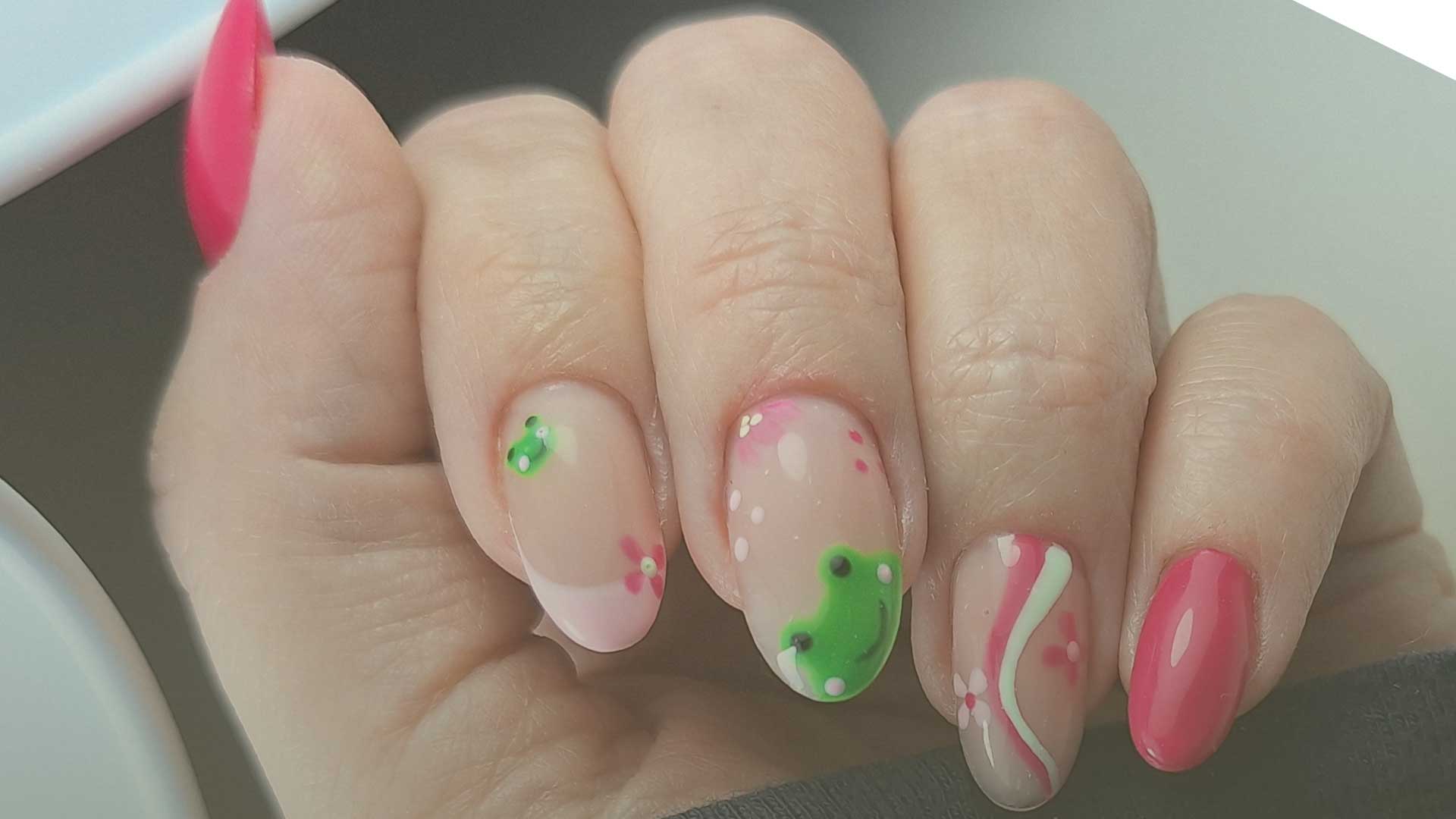 Belle Perlette nailart op gelnagels - schoonheidssalon Wetteren